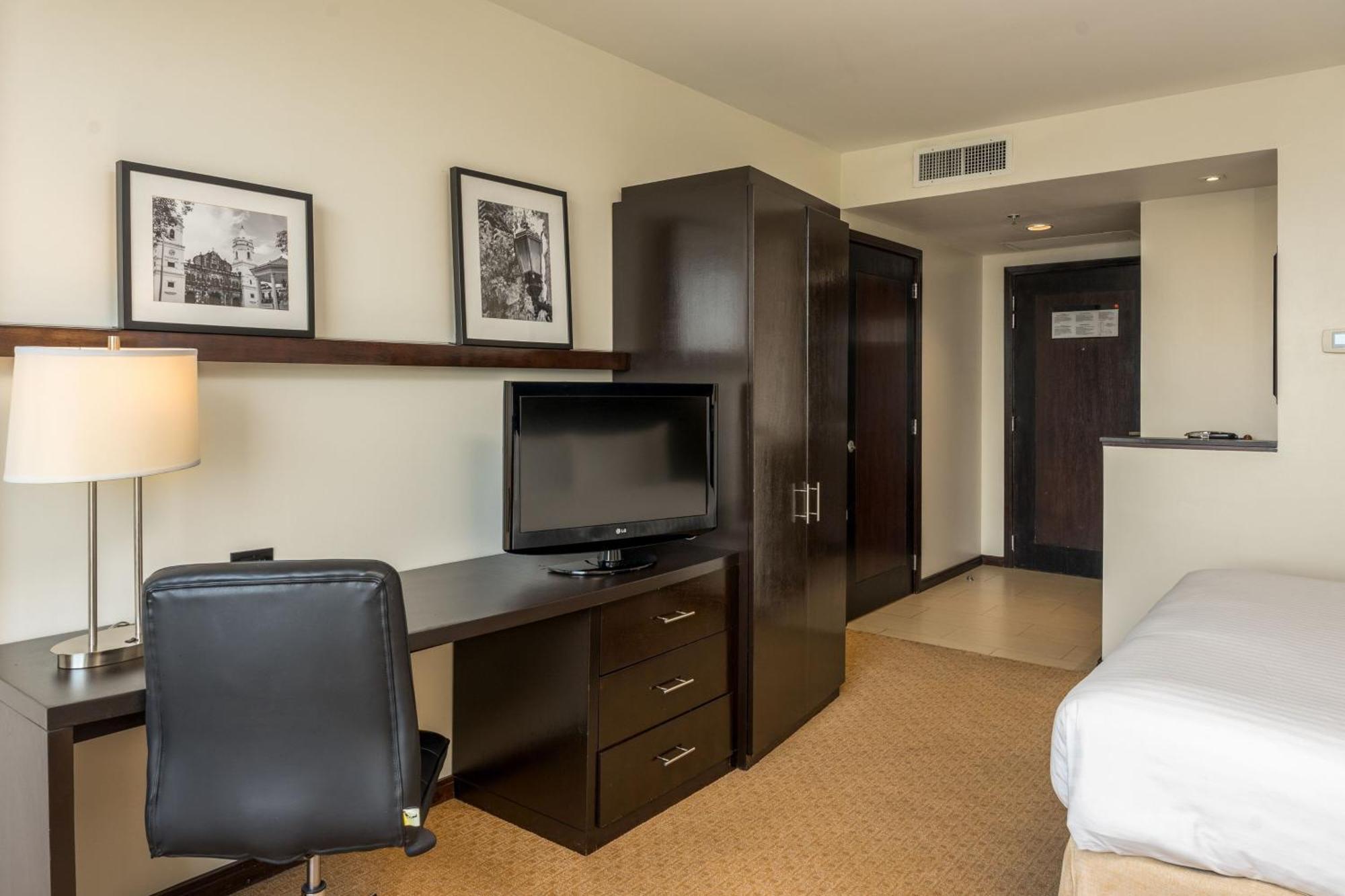 Courtyard By Marriott Panama Metromall Токумен Экстерьер фото